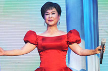 李谷一演绎经典名曲《一路芬芳》