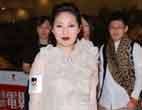 杨千嬅凸肚亮相香港国际电影节红毯