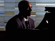 赞！科比钢琴演奏名曲 