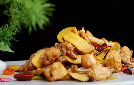 干椒牛肝菌爆牛蛙（斗牛）