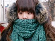冬季围巾佩戴需谨慎