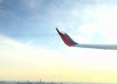 [视频]无人机撞客机 险酿惨剧