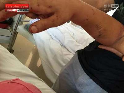 [视频]高三班长被老师毒打 疑因未能组织同学送礼