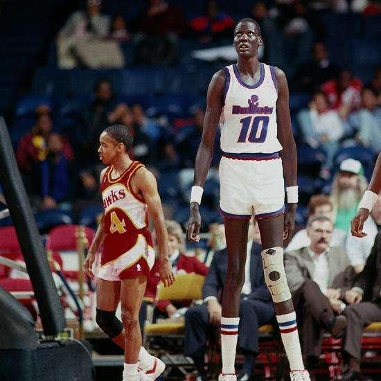 盘点NBA历史上5大身高最高的球员,姚明只能排