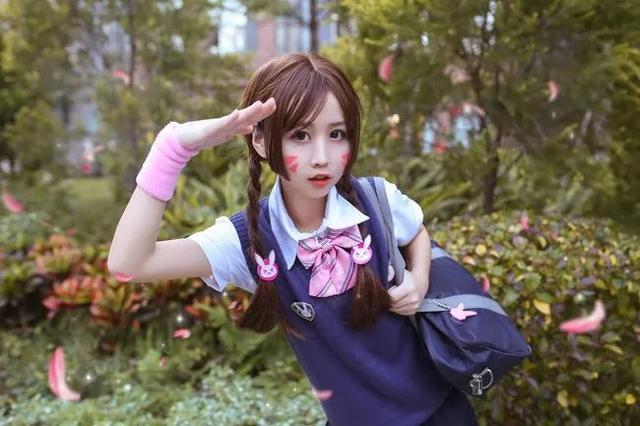 守望先锋小萌妹 dva学生装 黑丝福利 挠挠小姐姐的脚心!