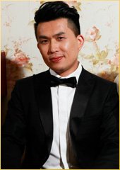 杨 君