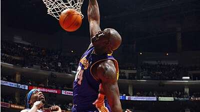 猛扣11次!巅峰奥尼尔对快船狂轰61分23板集锦