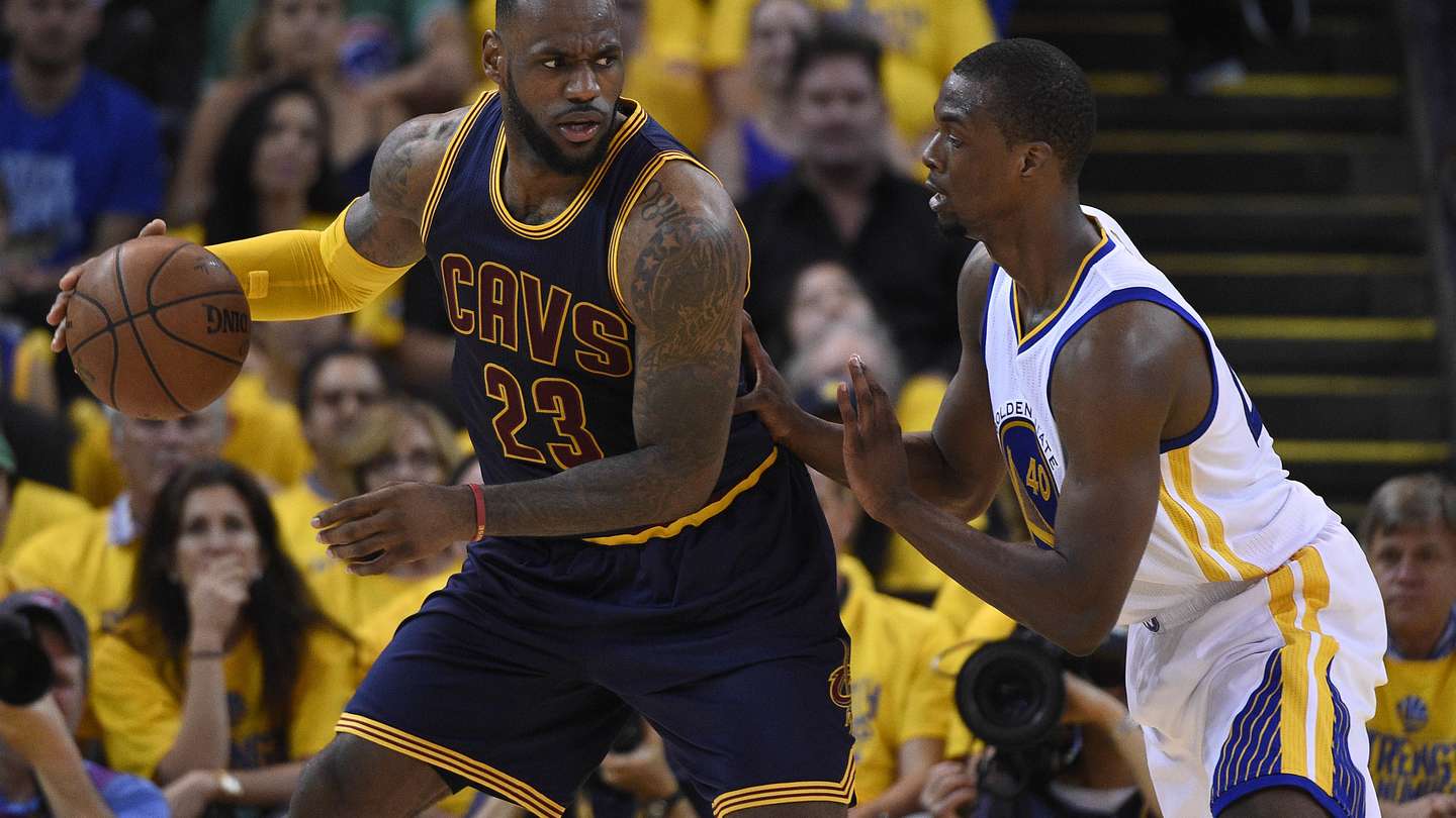 库里与詹姆斯的巅峰对决谁才是真正的篮球之王