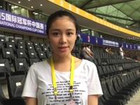 美女主播雨中播报 米兰训练因深圳暴雨取消