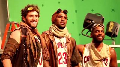 背身空接+滑翔隔扣!JR史密斯生涯十佳球