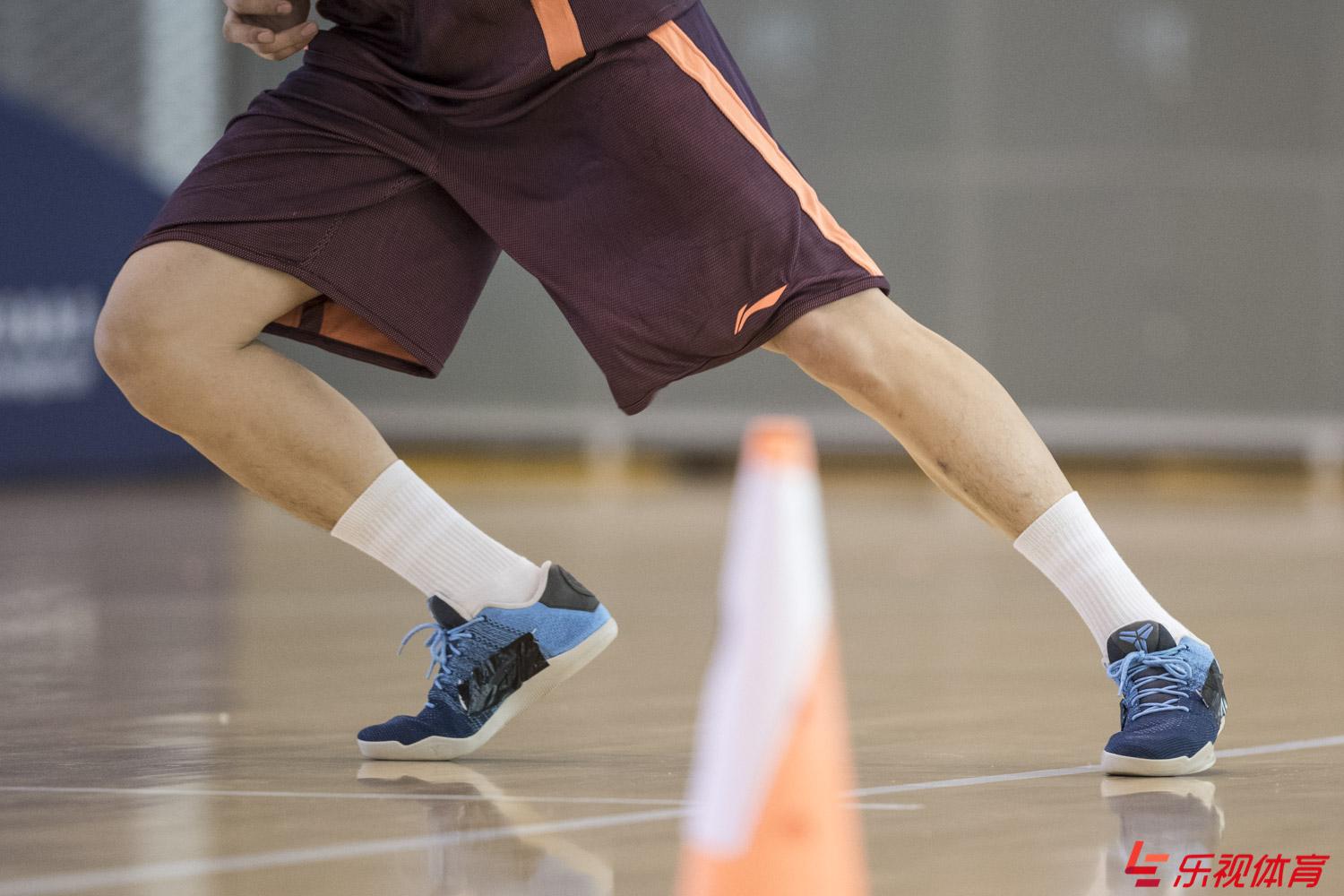 CBA体测首日夺命十七趟折返跑 众将累趴倒地