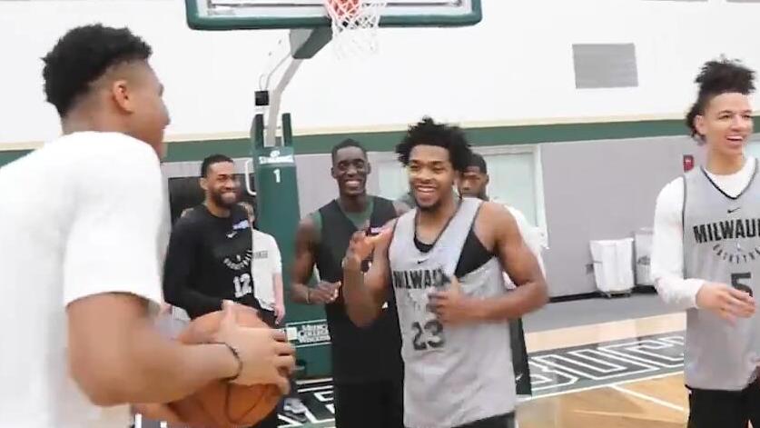 侃姚明详谈自抛自扣!麦迪名人堂访谈精华版