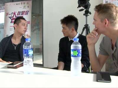 [视频]华唱偶像天团选拨热力升级 导师青睐唱跳俱佳型选手