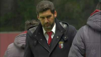 罗伊斯右路插上献横穿 莱万推射轻松建功