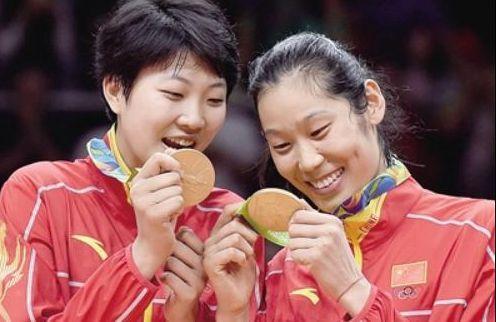 中国最高女排为梦想加入日本, 结果连进日本国
