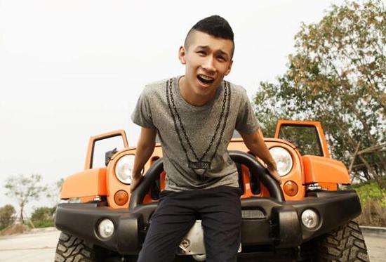 快手MC天佑刚怼完杨幂,现在又喊话:Angelaba