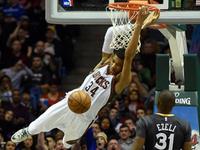 <em>格斗美少女</em>上演后颈<em>裸</em>绞 偶像天团遭击倒憋红