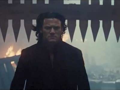 [视频]女子刀片取血喂嗜血伴侣 吸血鬼投诉：用牙好么