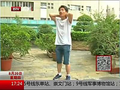 [视频]深蹲锻炼一小时 小伙大腿肌肉溶解