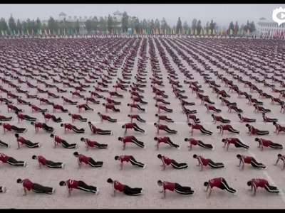 [视频]法国人在中国武校拍摄MV 36000名学生参演