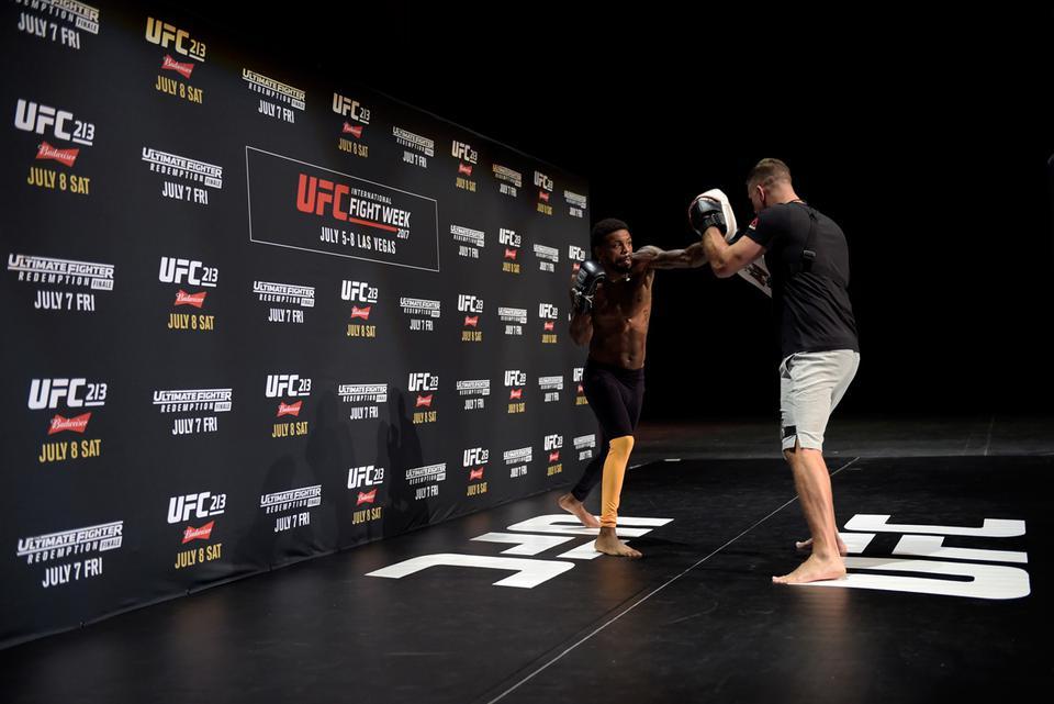 精彩集锦抢先看!UFC213选手赛前公开训练