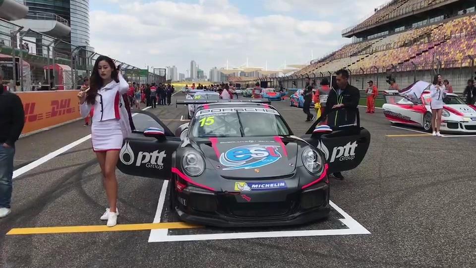保时捷911 GT3突然溜车吓坏美女 2017PCCA杯赛收官