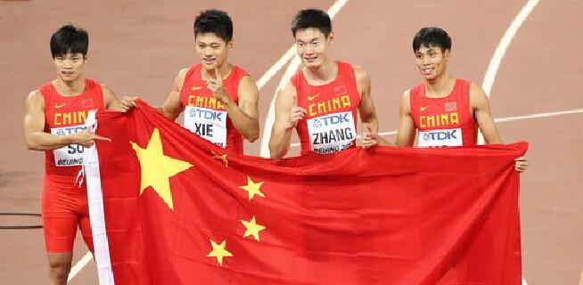 探访田径队训练营 特聘华人厨师为运动员烹饪中餐