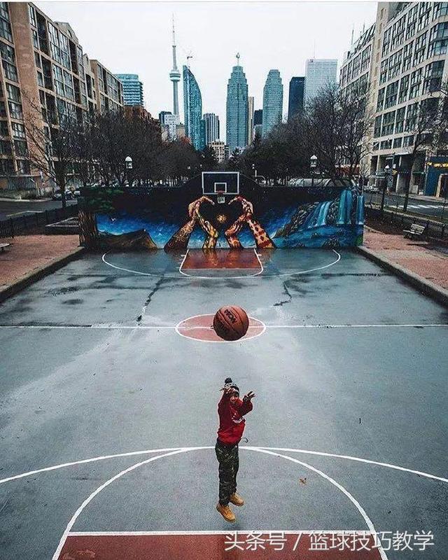 一个人可以对篮球痴迷到什么程度?总有一条戳中你!