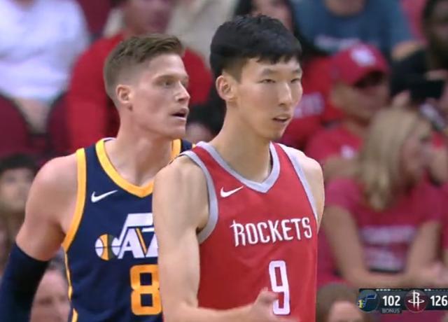 哈登为周琦振臂高呼,大魔王暴扣太霸气,不往内