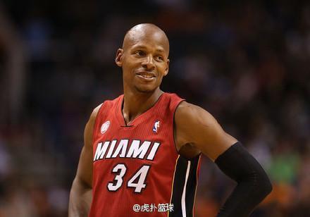 美媒评选NBA历史十大射手，库里上榜，汤普森第八！