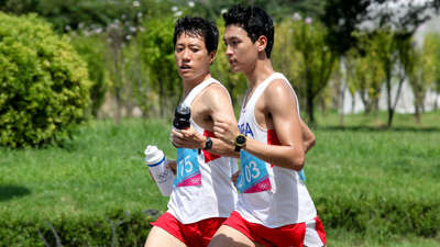 《领跑人》片段：戳大腿就能跑得快！韩国选手运动场上放大招