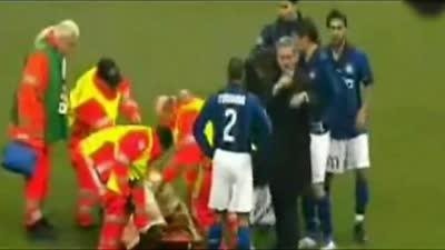 卡卡最凶残的一次假动作!3次变向玩残萨穆埃尔