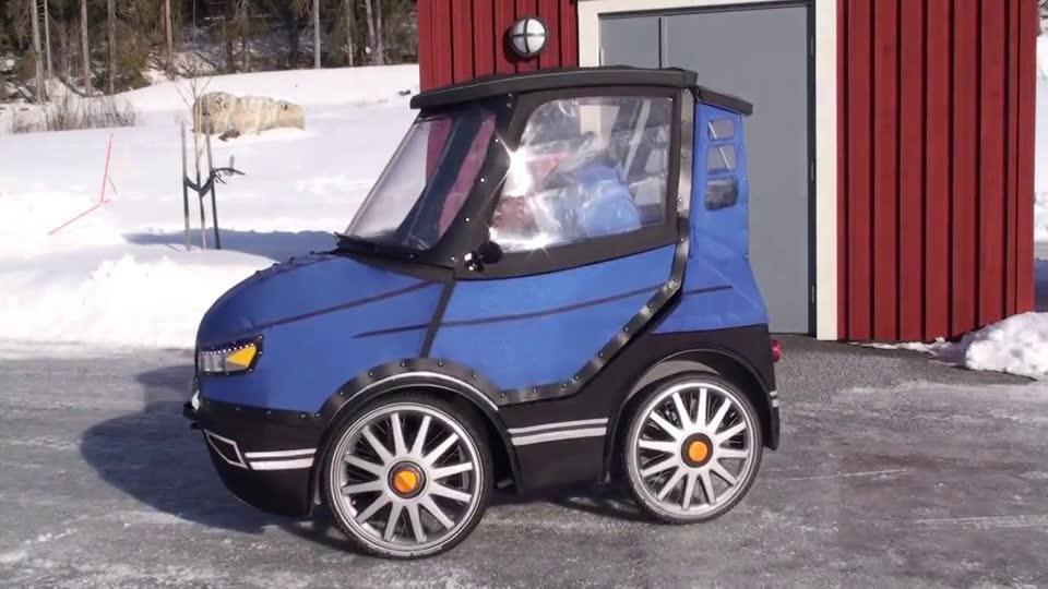 有了这台四轮封闭式自行车 还要什么smart