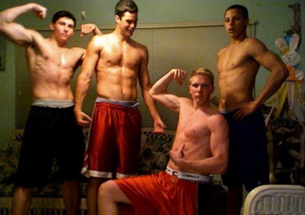 谁说库里小学生? 一组库里大学赤膊照, 八块腹