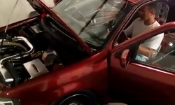 有点方！引擎发动机都被玩坏了