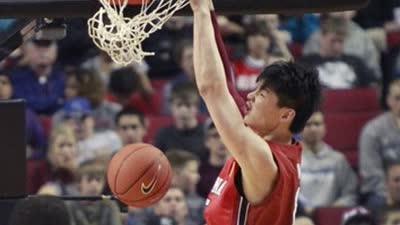 2012篮球峰会十佳球 王哲林闪耀暴扣+惊天飞