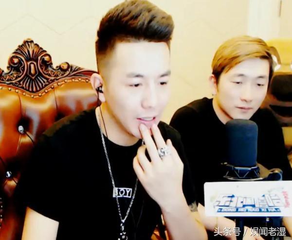 yy年度男综合巅峰决战之夜,本来赵小磊在凌晨直播对外宣称放弃与舞帝图片