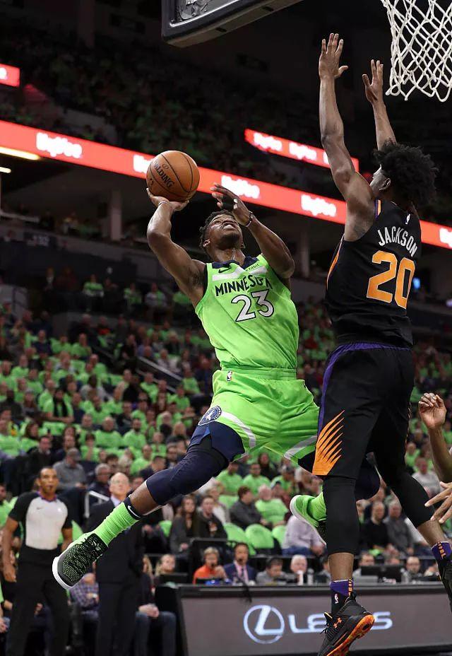 球员也有春天!火箭旧将砍32+6+7,灭掉森林狼四