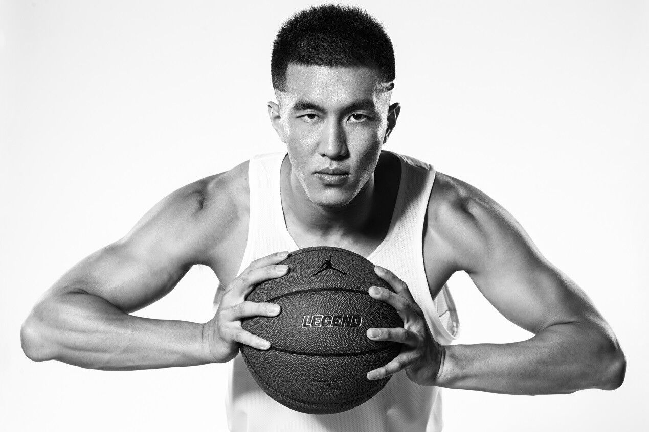 5月10日,jordan品牌正式宣布与中国篮球运动员郭艾伦签约.