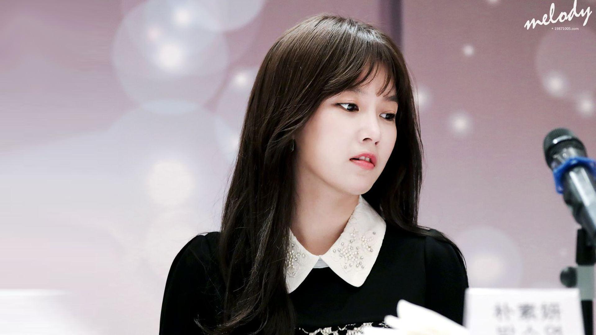 逆天长腿小翘臀 韩国女歌手练普拉提变网红