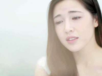 <em>黑衣侠大战眼镜妹</em>(我的项链两千多 年度神曲逆