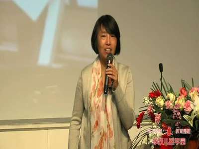 实拍:怪婴长四手四脚吓坏父母