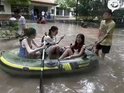 [视频]又是一年雨季时 各地看海奇观