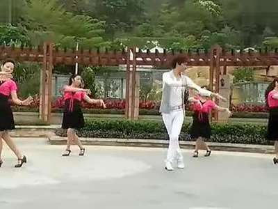 <em>广场舞洗衣</em>的小<em>阿妹</em>图片_<em>广场舞洗衣</em>的小<em>阿妹</em>