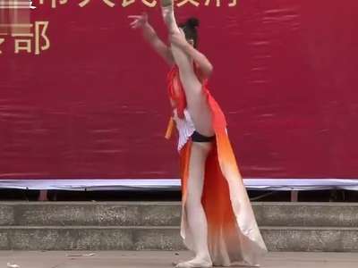 <em>女子独舞</em>《霓裳梦》美艺艺术培训中心 赤水市